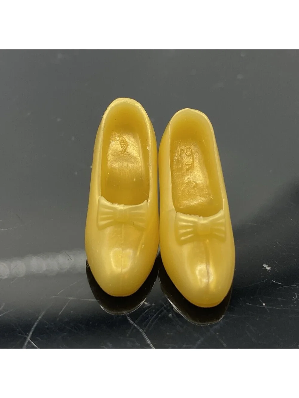 Barbie Doll Gold Bow Heels Pumps Shoes Pair B1
